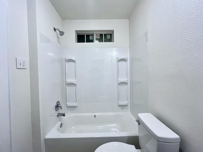 Building Photo - 1828 Texas Ave