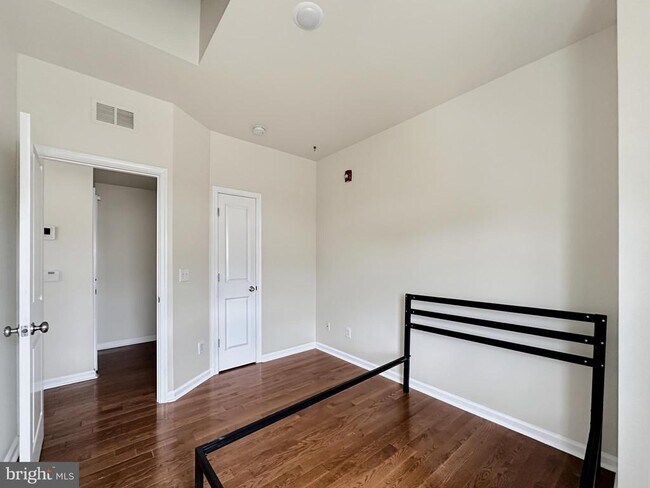 Building Photo - 1822 W Norris St