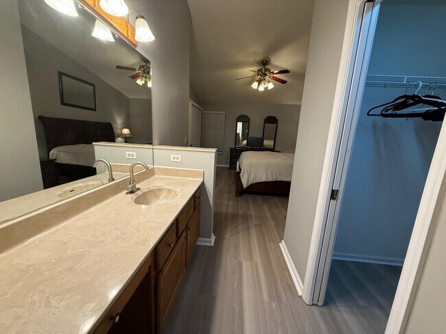 Building Photo - 12718 Westhampton Cir