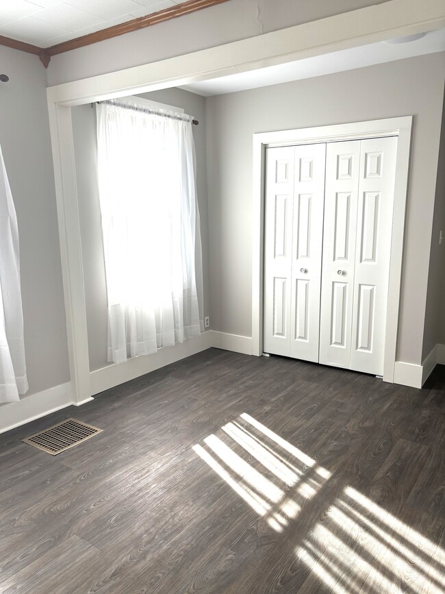 Building Photo - 218 N 3rd St