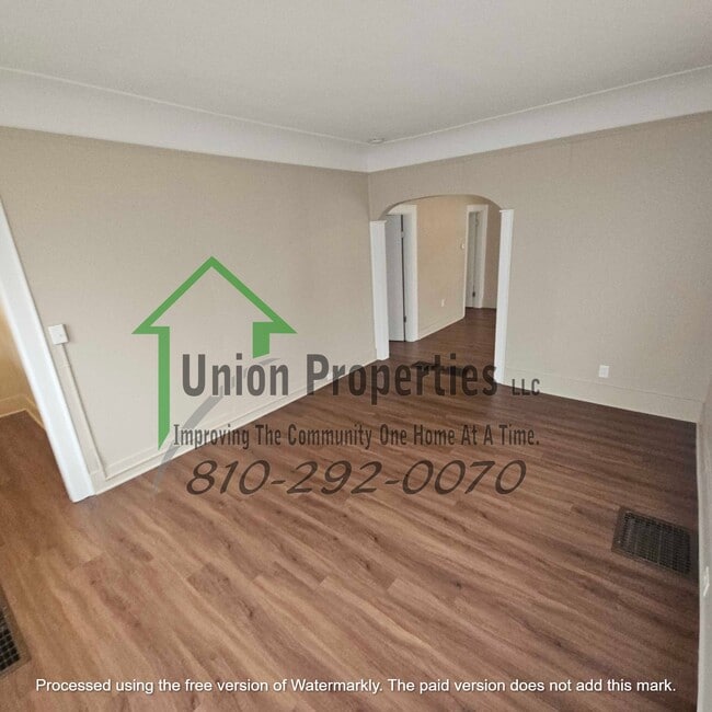 Building Photo - 1042 Gillett St