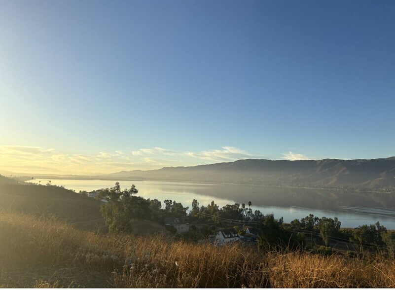 Building Photo - 16840 Bell Ave