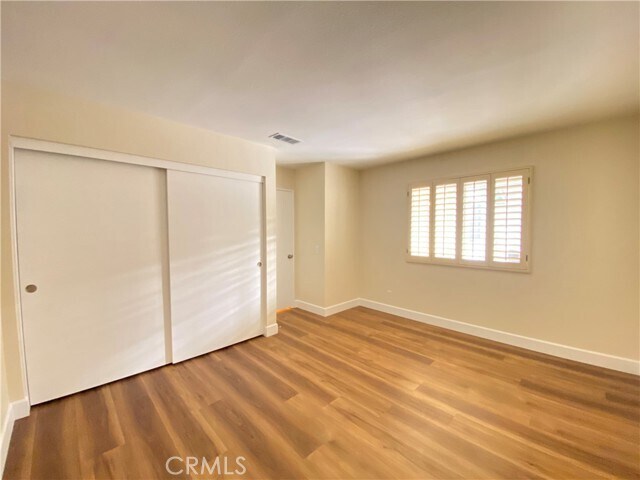 Building Photo - 1084 N Jacaranda Rd