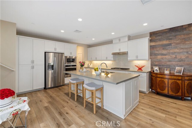 Building Photo - 134 Modjeska