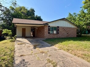 Building Photo - 5043 Inwood Dr