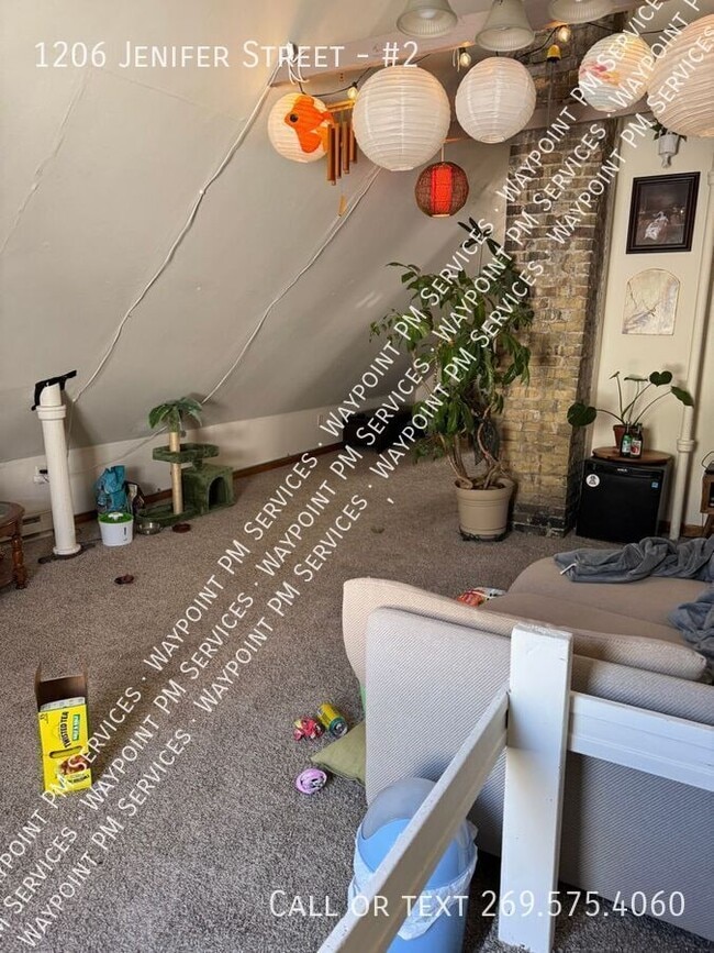 Building Photo - 1206 Jenifer St