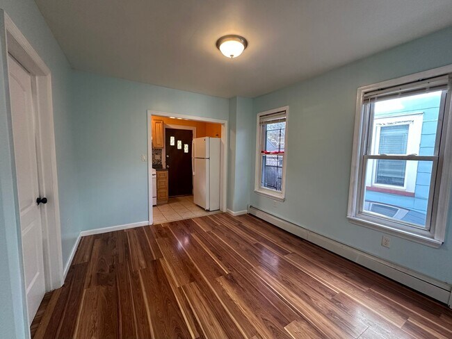 Building Photo - 135 Duer St