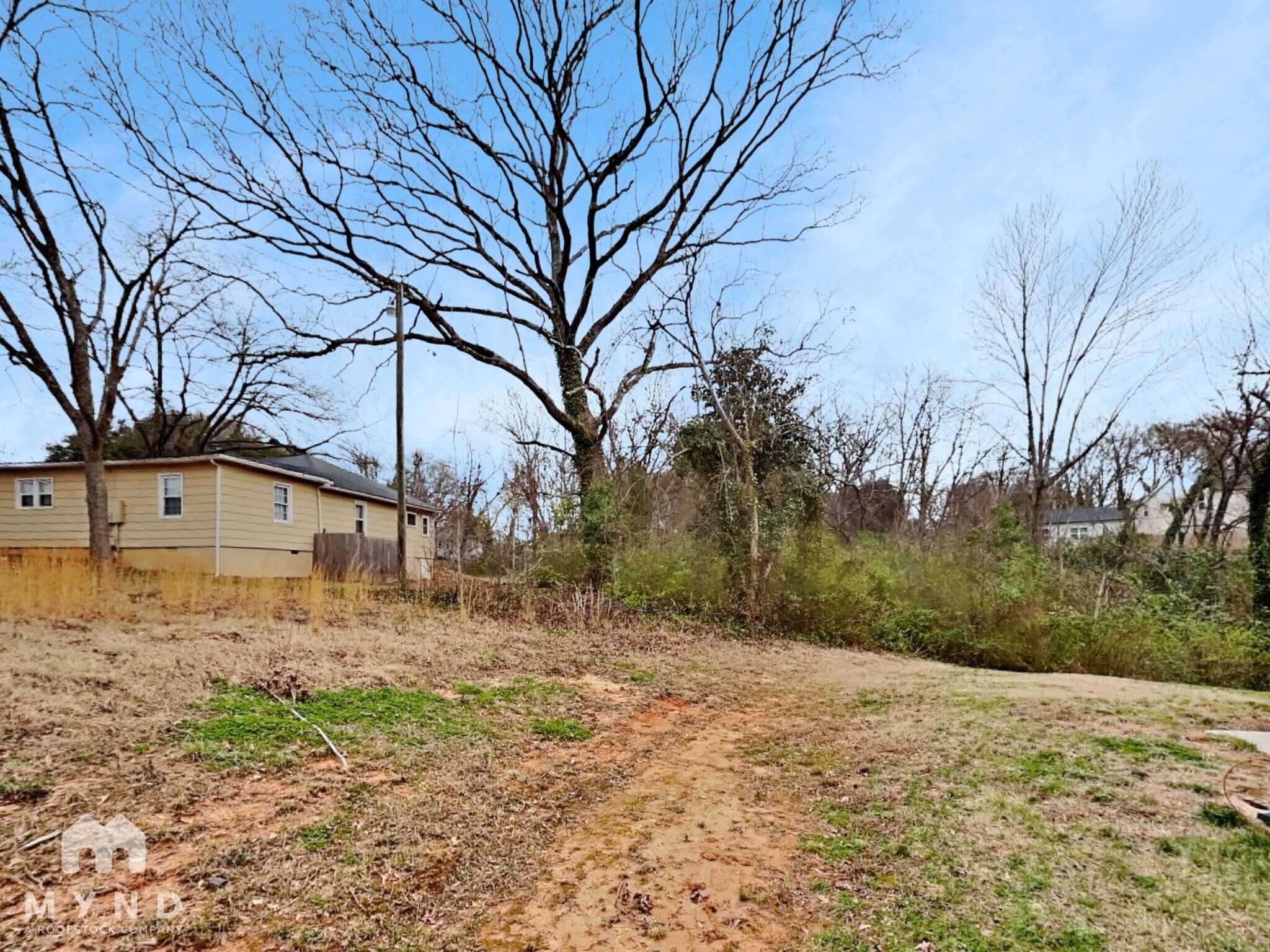 Building Photo - 410 S Gray St