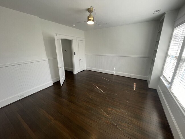 Building Photo - 4 Bd 3 Ba House