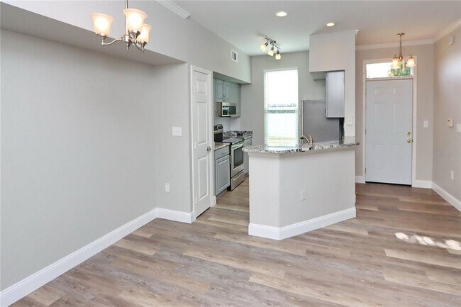 Building Photo - 9088 Lake Chase Island Way