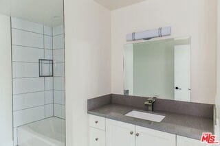 Building Photo - 1431 S Sherbourne Dr