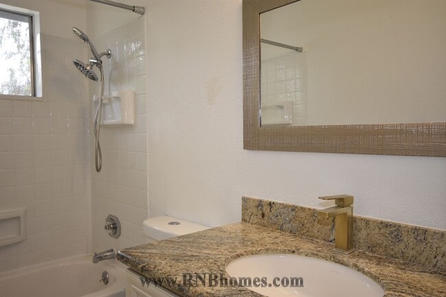 Building Photo - 4725 Hayford Way