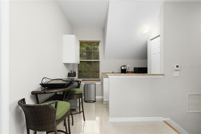 Building Photo - 216 Eastpark Dr