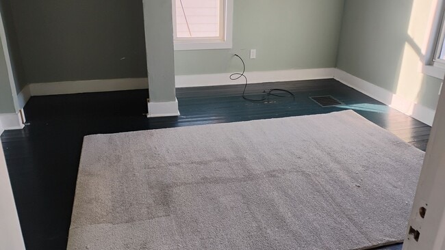 Building Photo - Single Family Home