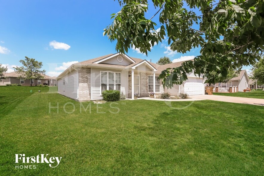 Building Photo - 724 Bristol Dr