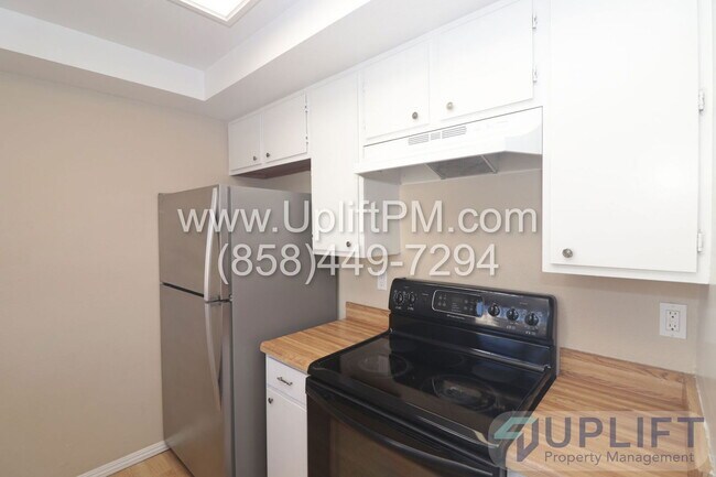 Building Photo - 1908 Via Las Palmas