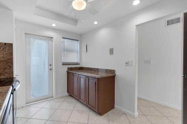 Building Photo - 750 N Ocean Blvd