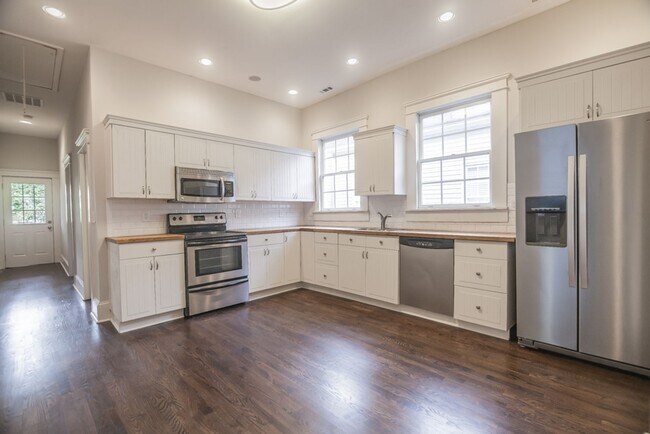 Building Photo - Charming 3BR/2BA in Reynoldstown Near the BeltLine