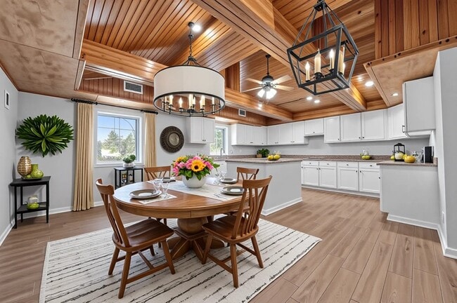 Building Photo - 1305 St Lawrence River Rd