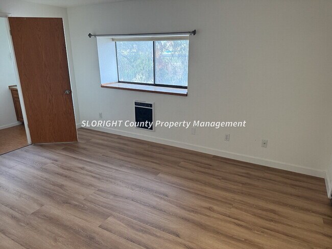 Building Photo - AVAILABLE NOVEMBER - 2 Bedroom / 1.5 Bath SLO Apartment