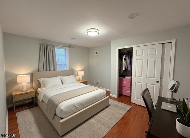 Building Photo - 49 Blaine St