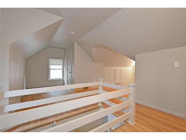 Building Photo - 155 Benton Ave