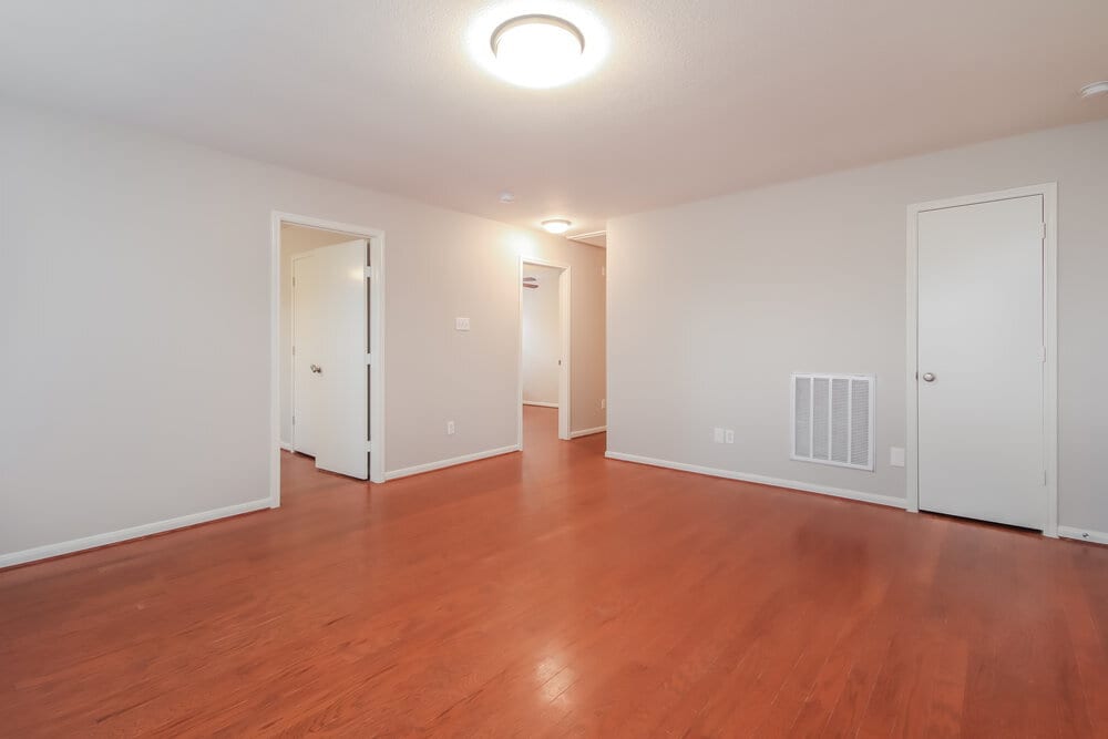 Building Photo - 553 Small Cedar Dr