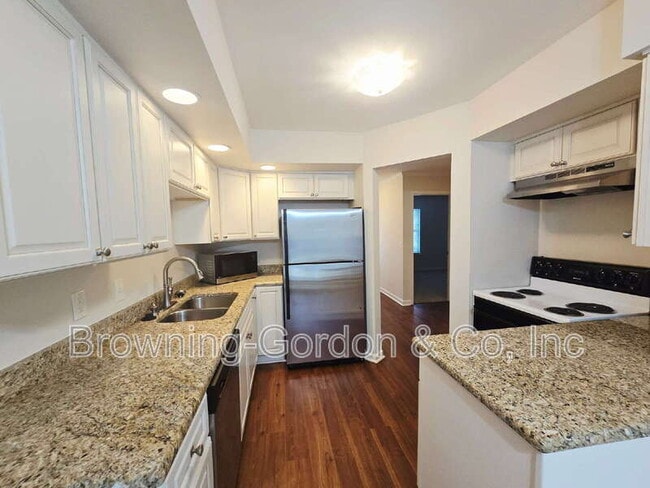 Building Photo - 228 Brattlesboro Pl