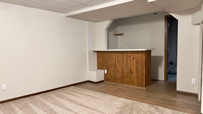 Wet Bar - 6649 Homestead Avenue Ct S