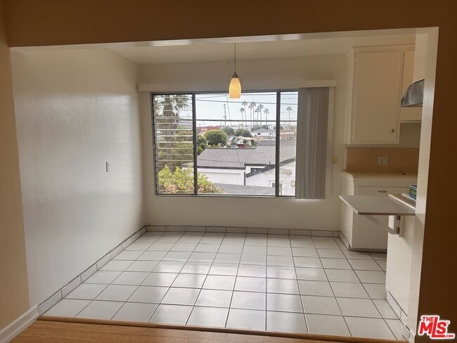 Building Photo - 5411 S Centinela Ave