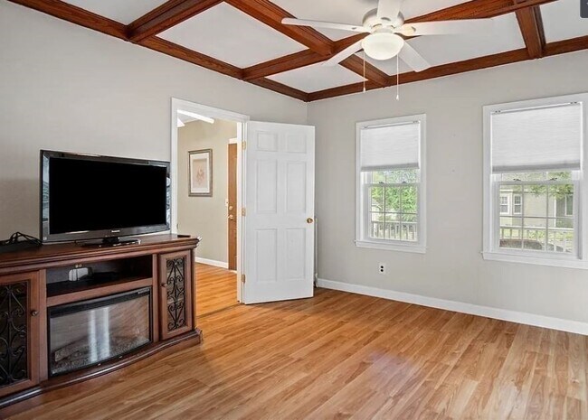 Building Photo - 45 Princeton Rd