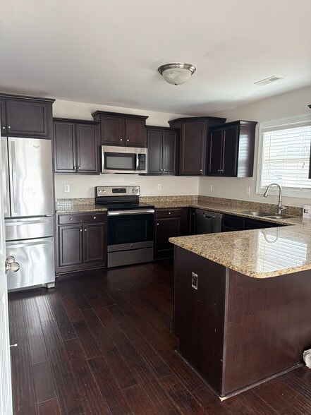 Building Photo - 249 Copper Creek Dr