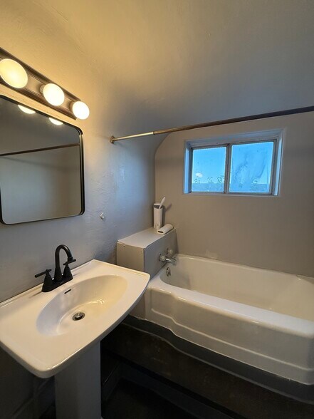 Second level bathroom with recent updates - 1644 Westmont Ave