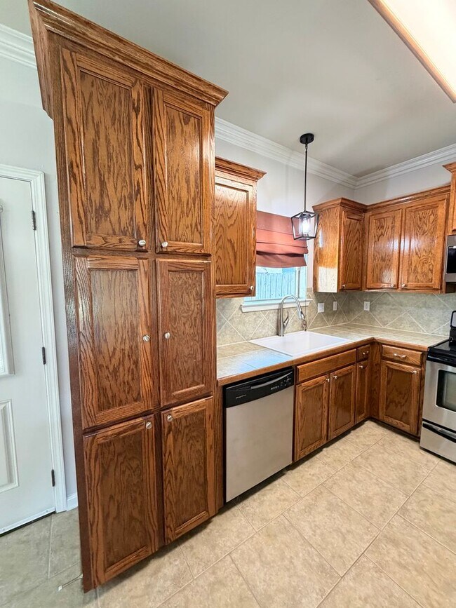 Building Photo - 40325 Coldwater Landing