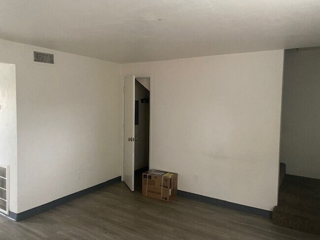 Building Photo - 2115 E Barnett Rd