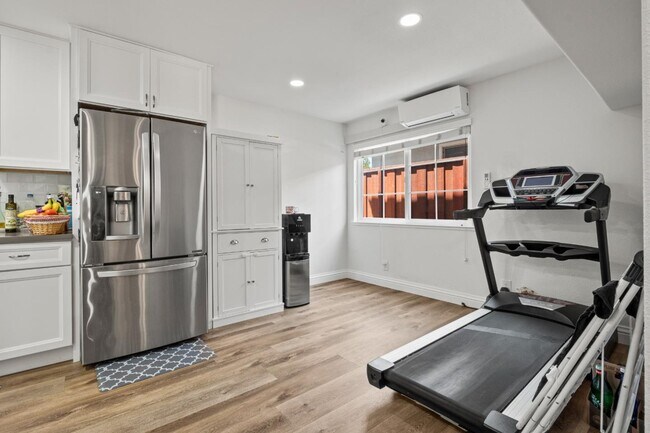 Building Photo - 197 Nottingham Ave