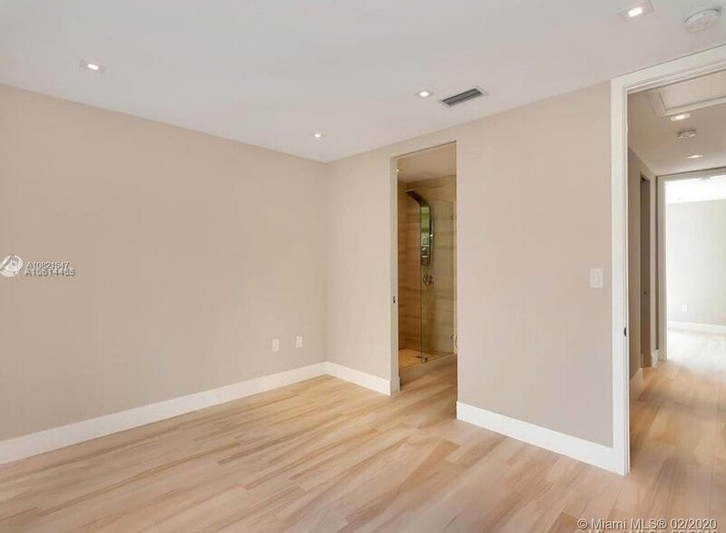 Building Photo - 307 Majorca Ave