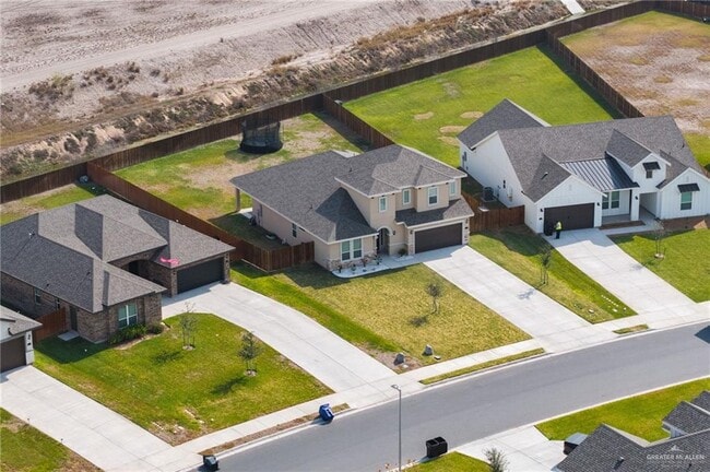 Building Photo - 27 Aqualina Wy