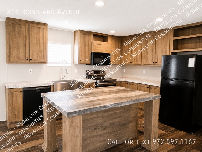 Building Photo - 316 Robin Ann Ave