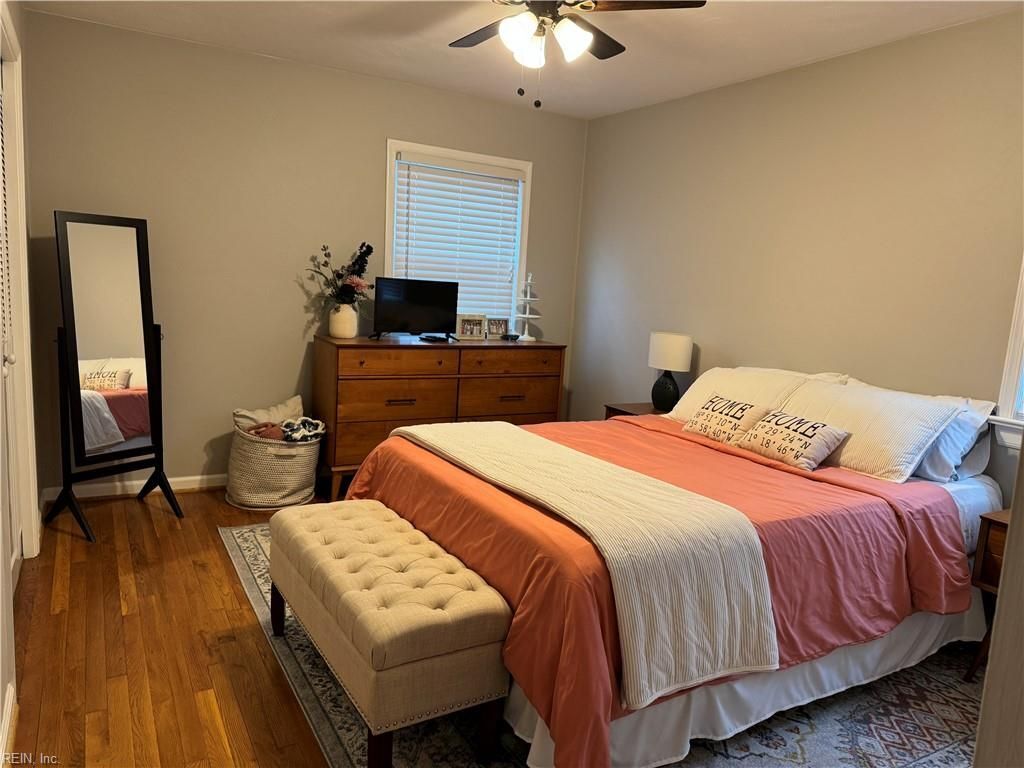 Building Photo - 3716 S Queensgrove Cir