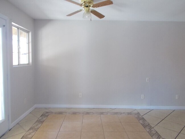 Building Photo - Spacious 4-Bedroom, 2.5-Bathroom Home with...