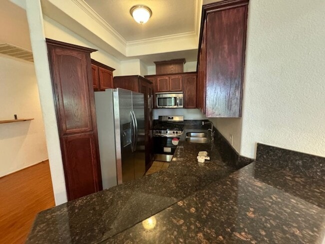 Building Photo - Modern 2 Bed / 2 Bath Condo with Resort-Style Amenities