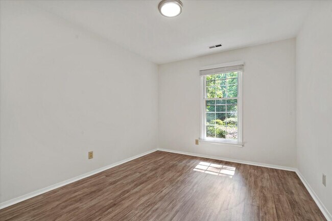 Building Photo - 9605 Leeswood Ln