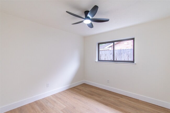 Building Photo - 11523 Bandlon Dr