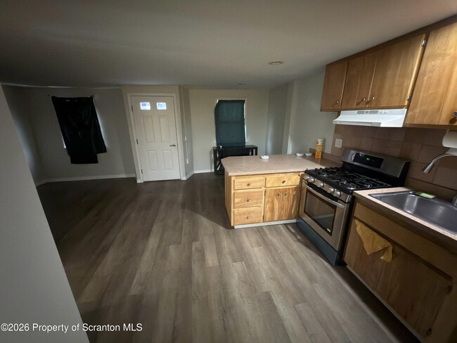 Building Photo - 1043 Main St