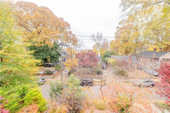 Building Photo - 360 8th St NE