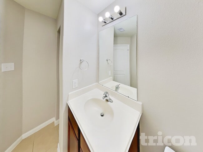 Building Photo - 32608 Decker Creek Dr