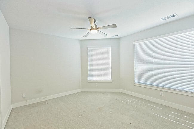 Building Photo - 1405 Bronson Ct