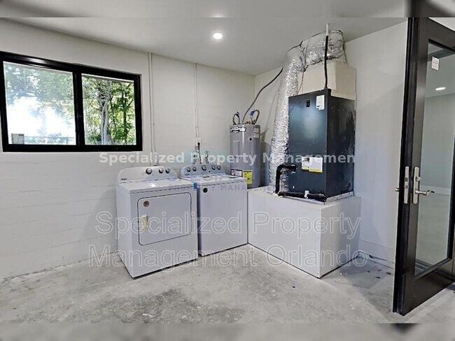 Building Photo - 539 S Keech St