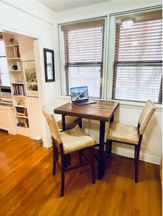 Building Photo - 74 W 68th St